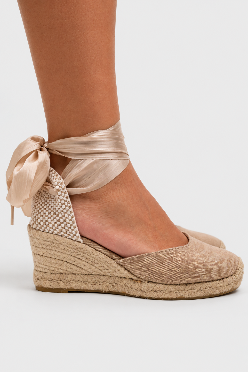 CARLA Arena alpargatas beige para mujer con lazos de satén