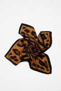 Pañuelo leopardo marrón