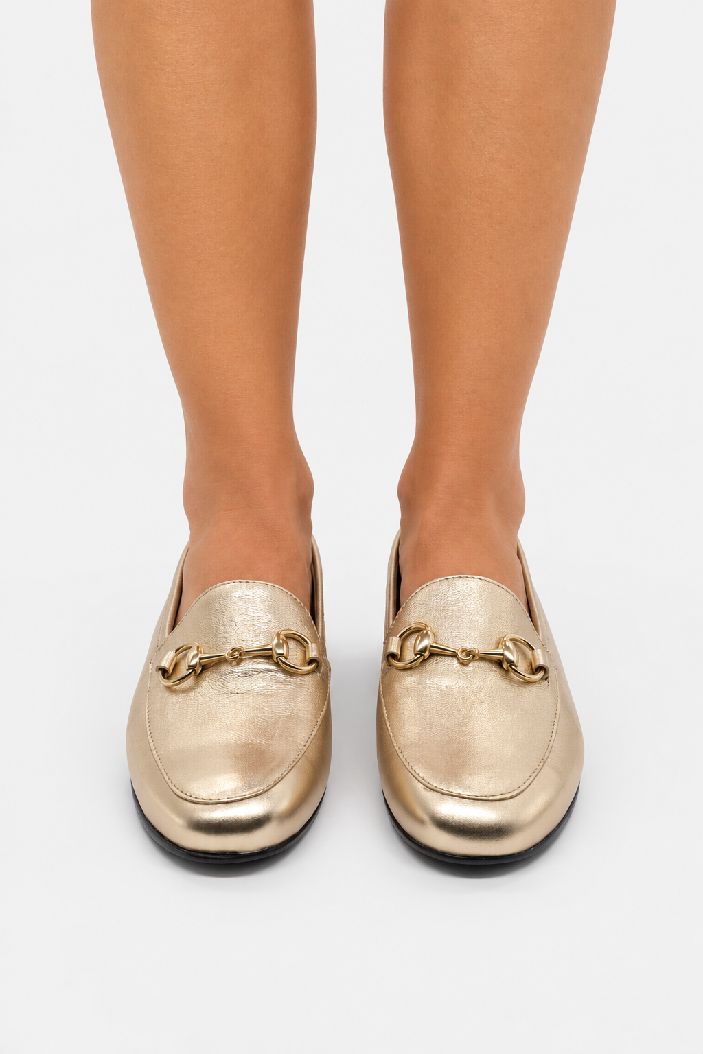 mocasín de piel laminada oro 2 cm