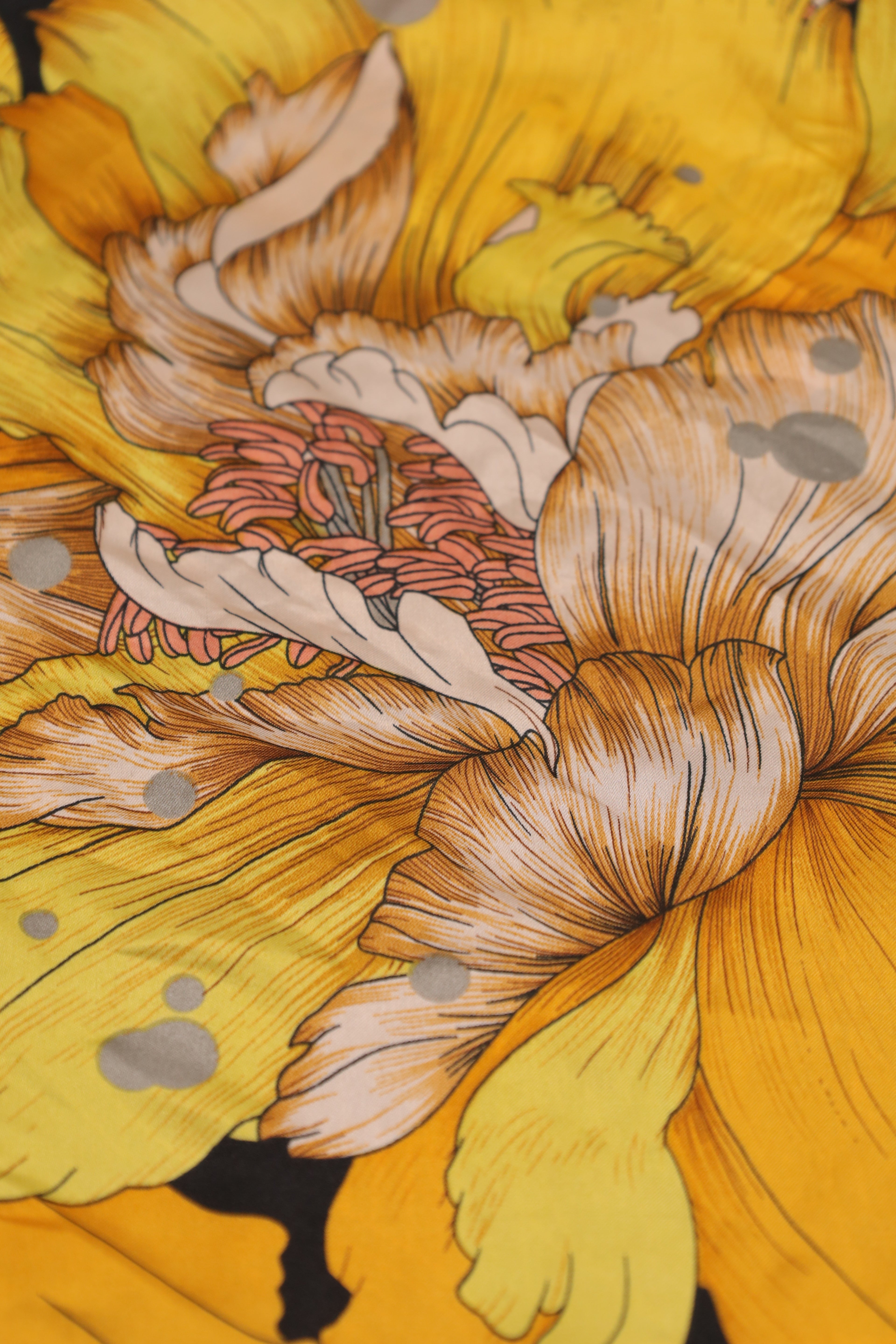 Pañuelo amarillo flores