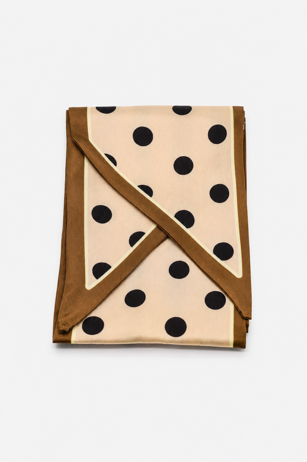 Pañuelo beige y puntos