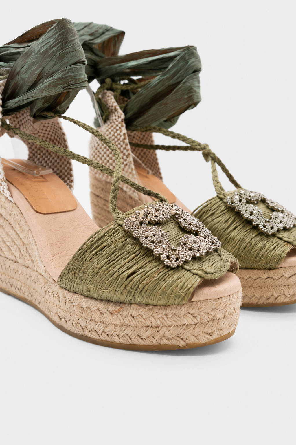 Personaliza tu Linette con broche fiesta